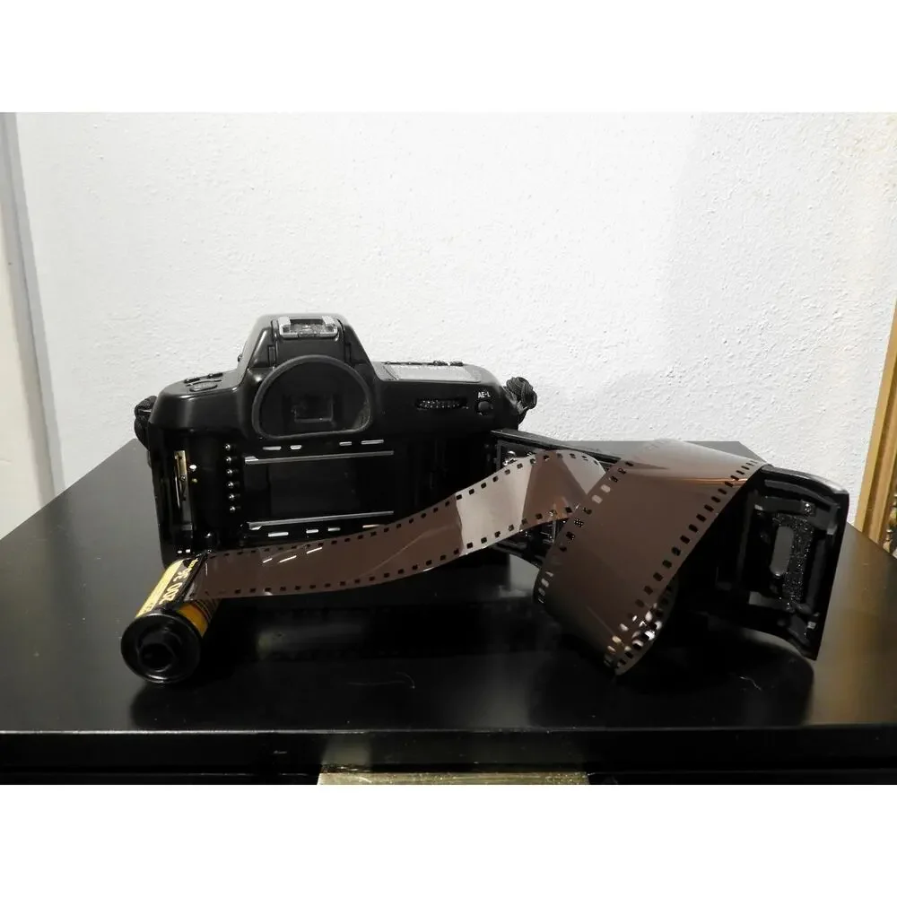 Nikon N70 35mm SLR Film Camera with AF Nikkor 28–80mm Lens Vintage Nikon Classic